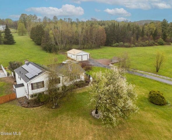 15 Middleton Road, Granville, NY, photo 1