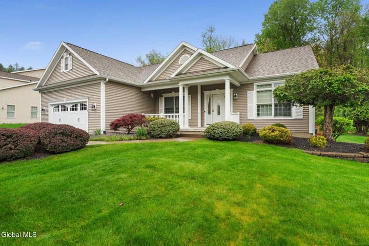 5 Brighton Drive, Clifton Park, NY, photo 3