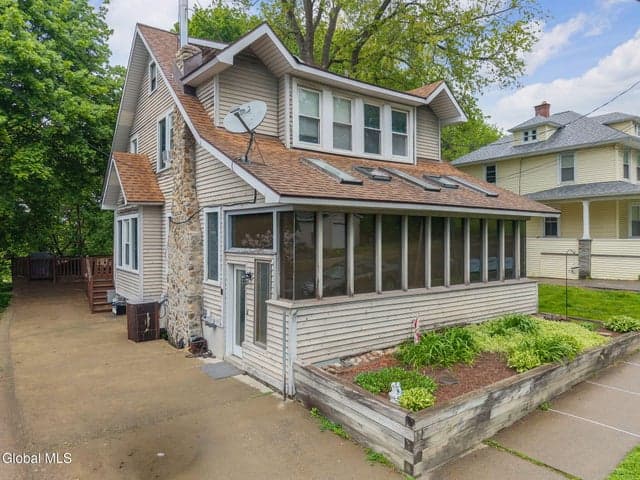 57 Washington Avenue, Rensselaer, NY, photo 3