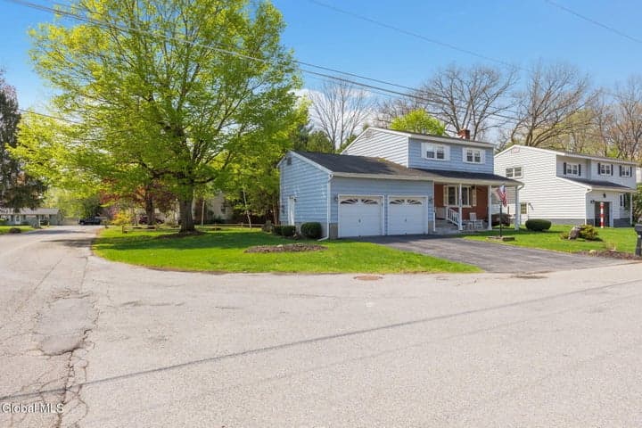 3 Frederick Drive, Saratoga Springs, NY, photo 4