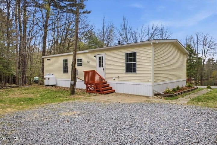 33 Barney Road, Greenfield, NY, photo 4