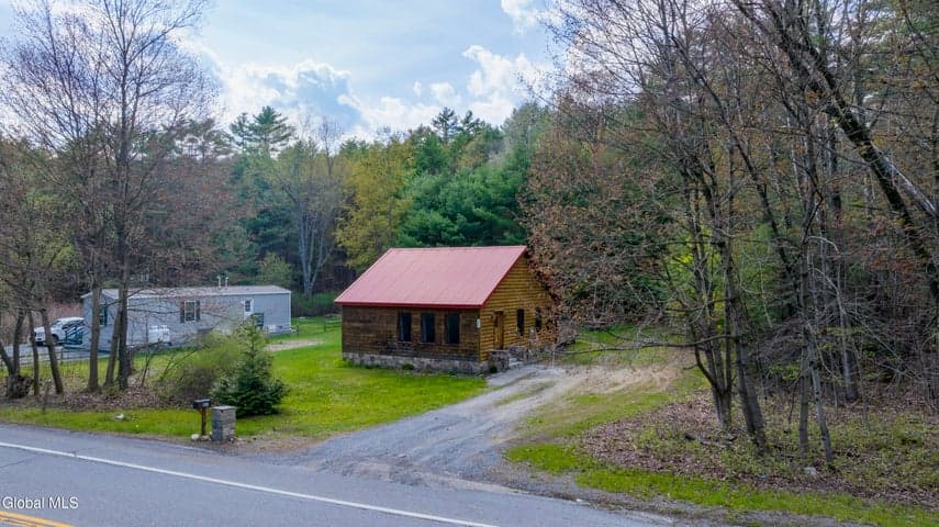 869 Lake Avenue, Lake Luzerne, NY, photo 5