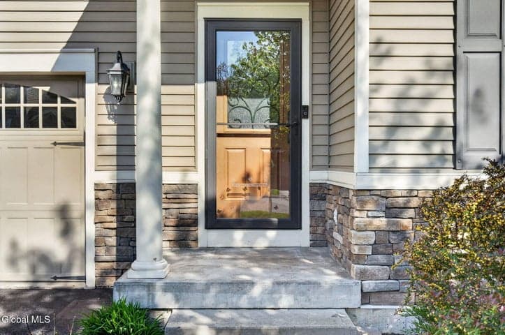 17 Mahogany Drive, Colonie, NY, photo 3
