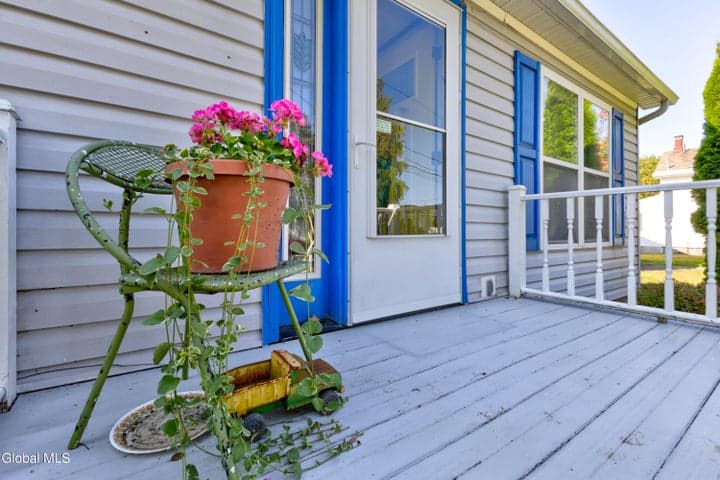 28 Henry Street, Glens Falls, NY, photo 4