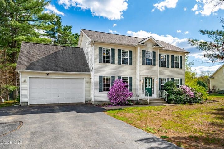 21 Locust Ridge Drive, Corinth, NY, photo 2