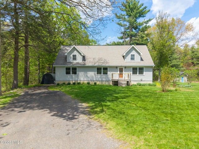 1129 Meadowdale Road, Guilderland, NY, photo 1