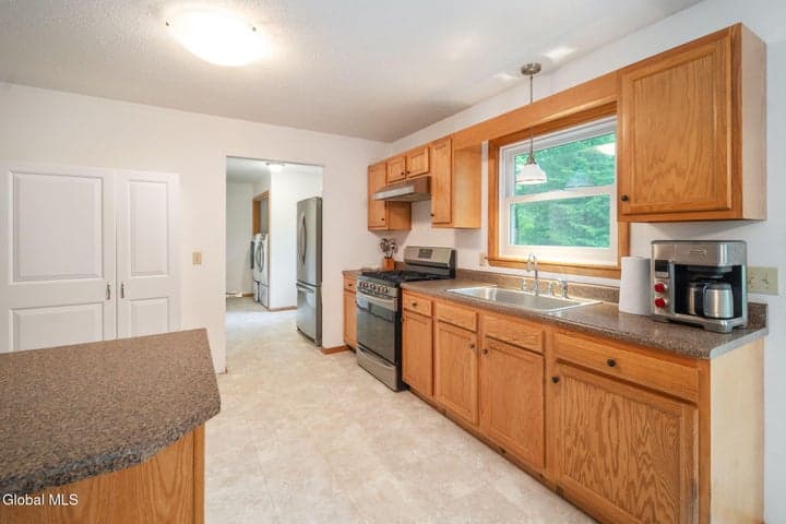 1129 Meadowdale Road, Guilderland, NY, photo 4
