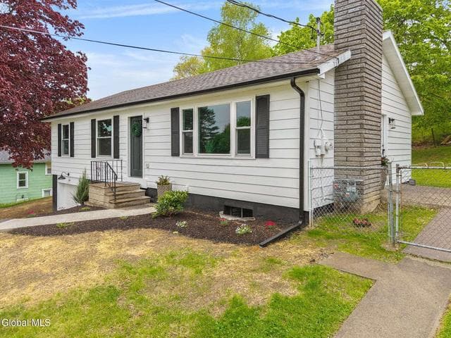 34 Wolfert Avenue, Menands, NY, photo 3