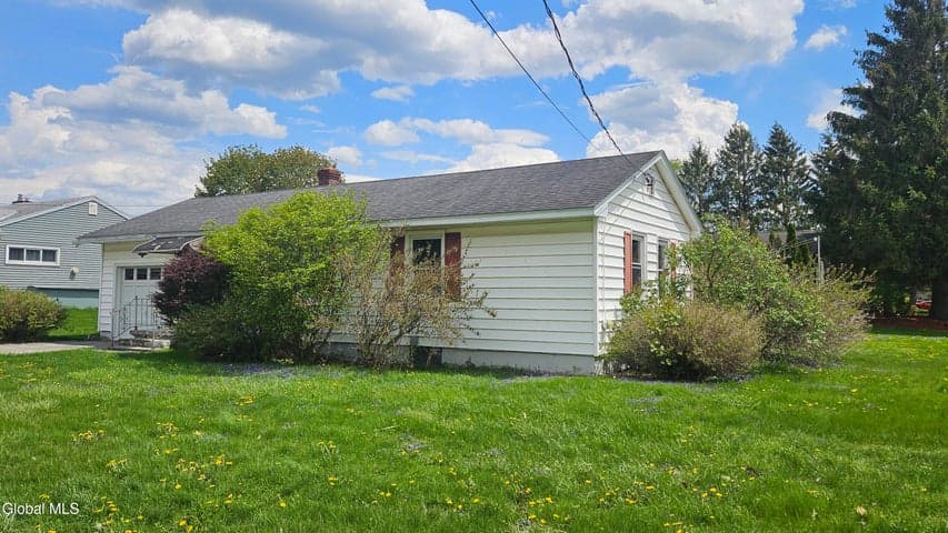 77 Chapel Place, Amsterdam, NY, photo 3