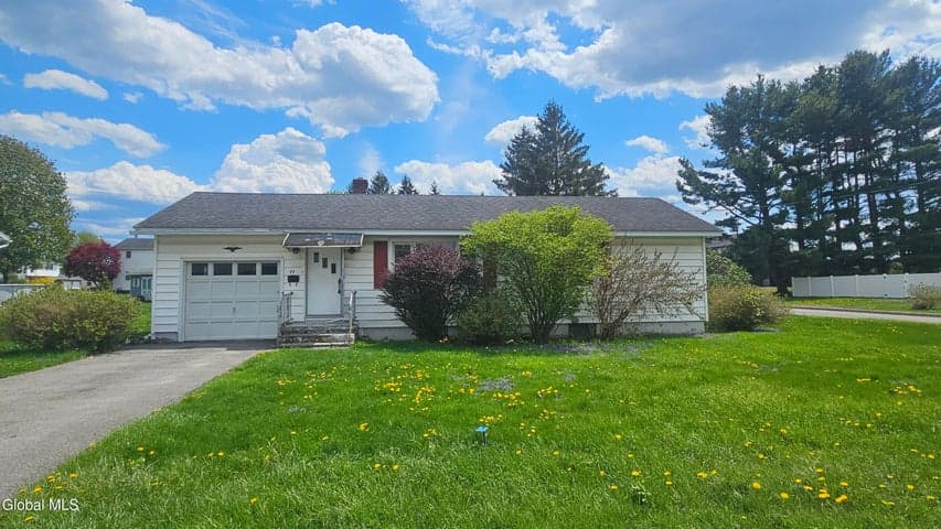 77 Chapel Place, Amsterdam, NY, photo 2
