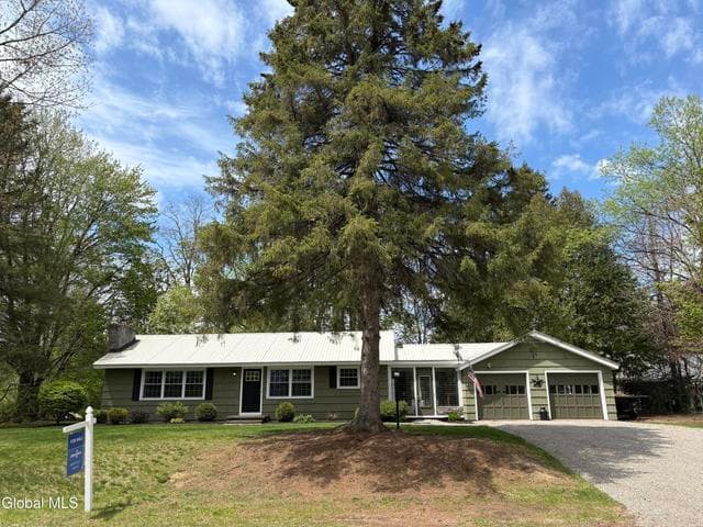 13 Laurel Road, Moreau, NY, photo 3
