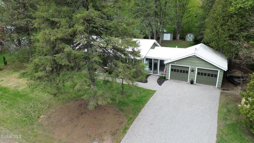 13 Laurel Road, Moreau, NY, photo 2