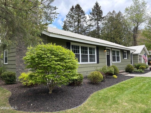 13 Laurel Road, Moreau, NY, photo 5