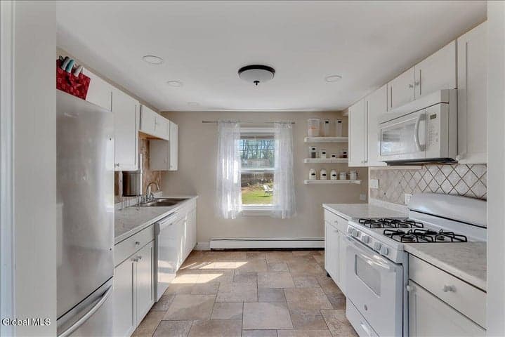 134 Polsin Drive, Rotterdam, NY, photo 4