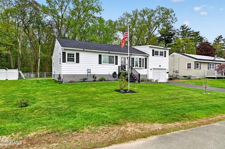 73 Bridle Path, Colonie, NY, photo 2