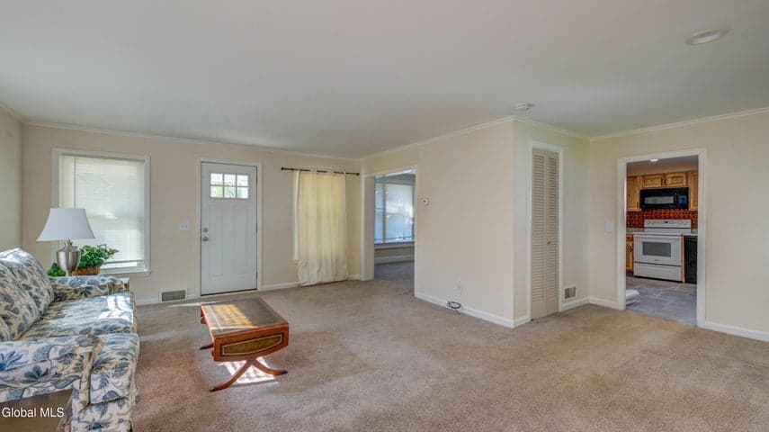 37 E 8th Avenue, Gloversville, NY, photo 2