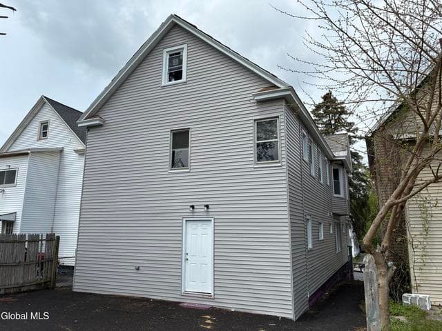 1027 2nd Avenue, Schenectady, NY, photo 3