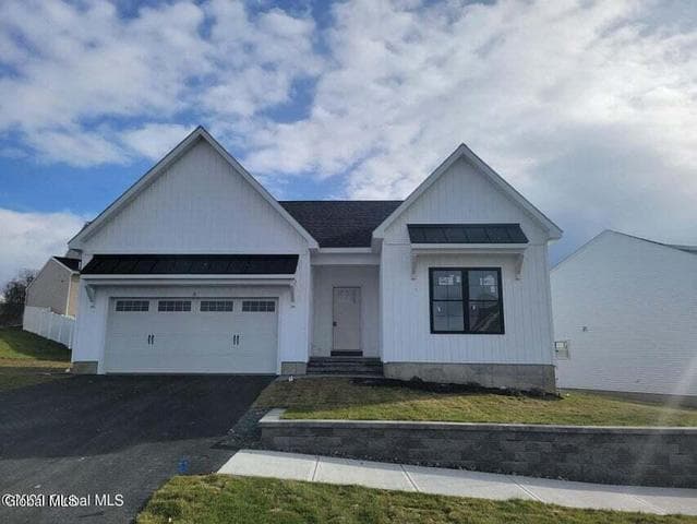 37 Sally Street, Halfmoon, NY, photo 1