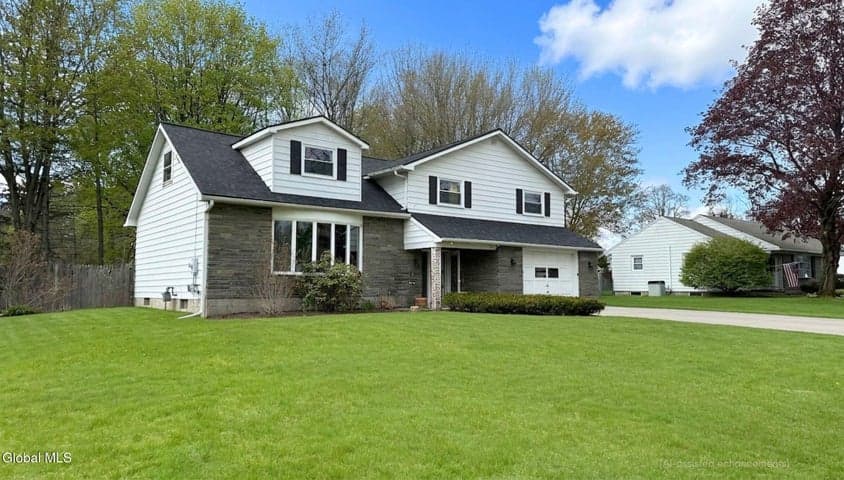 24 Lorelei Lane, Glenville, NY, photo 1