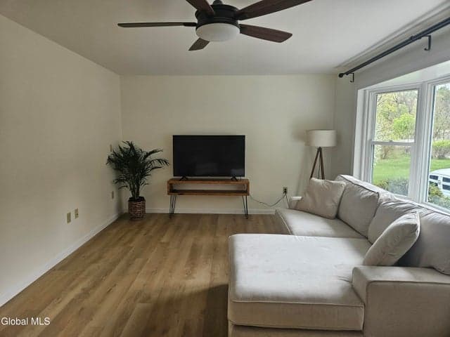 66 Beach Road, Halfmoon, NY, photo 2