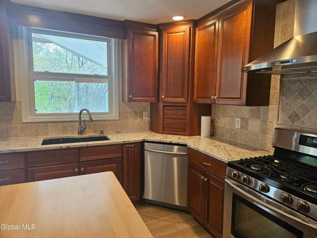 66 Beach Road, Halfmoon, NY, photo 3