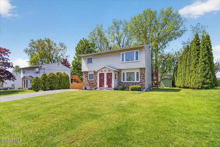 5 Deer Path Drive, Colonie, NY, photo 1