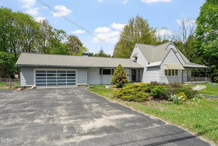 215 Oak Street, Corinth, NY, photo 2