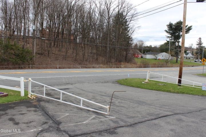 1217 New York 7, Troy, NY, photo 3