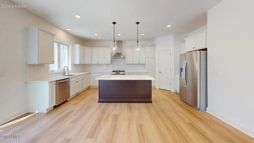 22 Wellington Court, Clifton Park, NY, photo 4