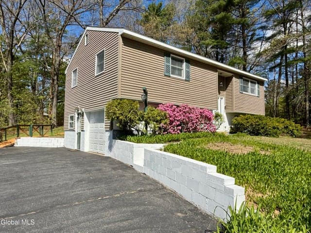 8 Kimberly Lane, Moreau, NY, photo 1