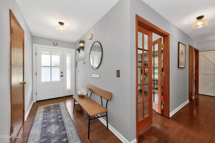 606 Top Ridge Drive, Guilderland, NY, photo 2