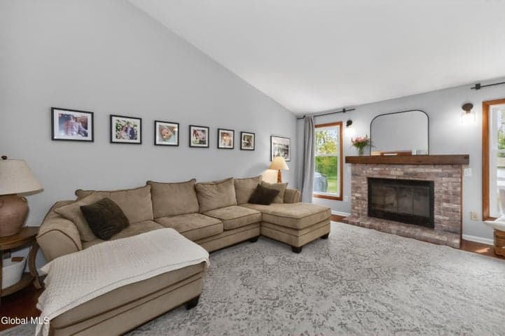 606 Top Ridge Drive, Guilderland, NY, photo 4