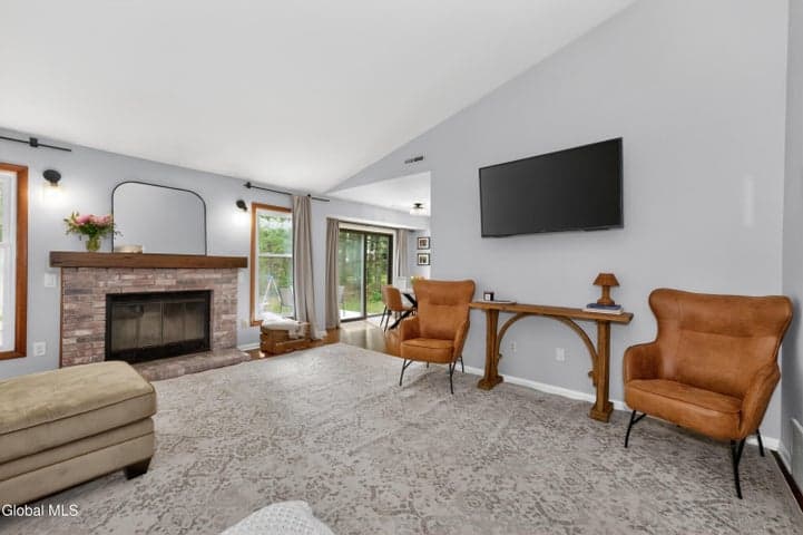 606 Top Ridge Drive, Guilderland, NY, photo 5