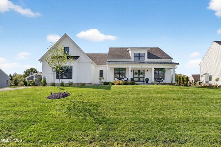 6 Sterling Ridge, Loudonville, NY