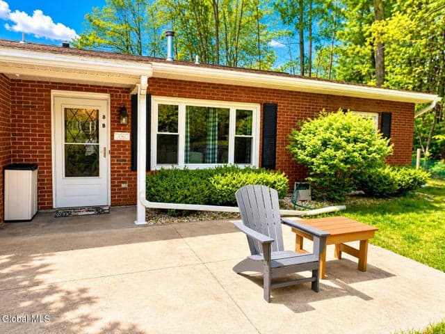 8B Lacosta Drive, Clifton Park, NY, photo 1