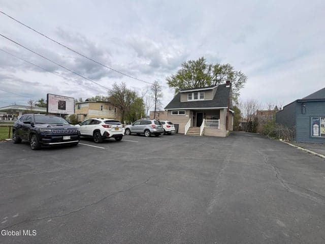 1147 Central Avenue, Colonie, NY, photo 2