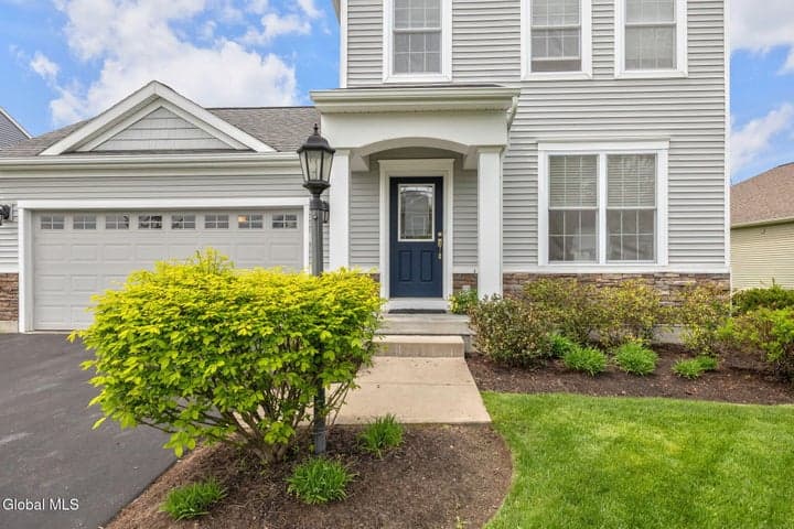 49 Buckingham Lane, Cohoes, NY, photo 3