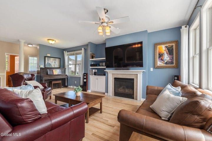 17 Hilltop Drive, Cohoes, NY, photo 4