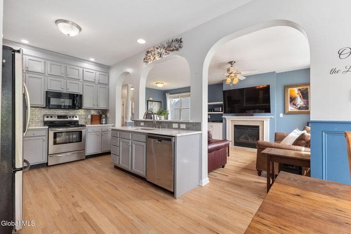 17 Hilltop Drive, Cohoes, NY, photo 5