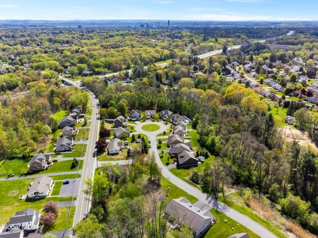51 Flanders Lane, Bethlehem, NY, photo 4