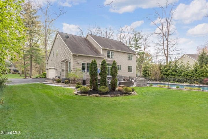 33 Magnolia Drive, Saratoga Springs, NY, photo 2