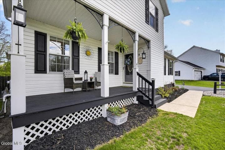 20 Aberdeen Way, Wilton, NY, photo 2