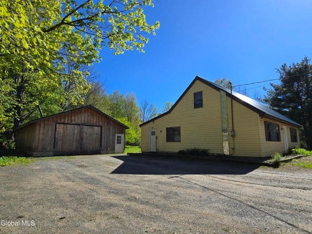 329 New Turnpike Road, Johnstown, NY, photo 2