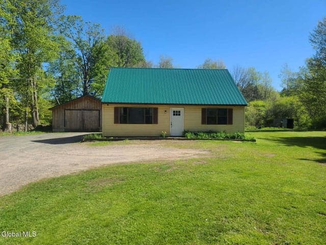 329 New Turnpike Road, Johnstown, NY, photo 1