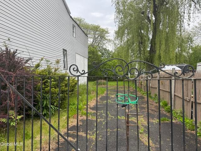 221 Livingston Avenue, Albany, NY, photo 2