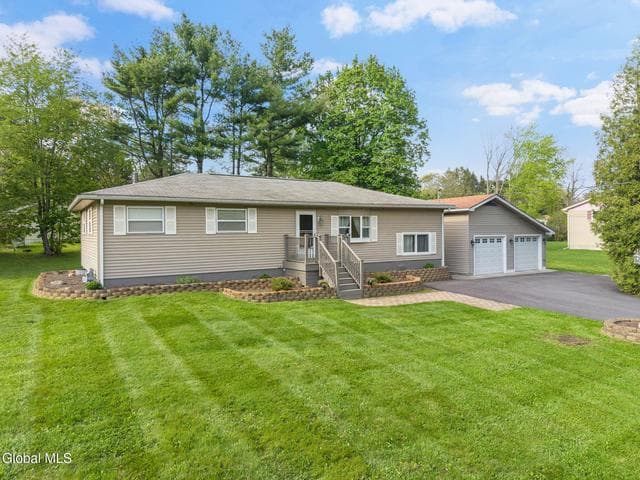 36 Fruitwood Drive, Ballston, NY, photo 2