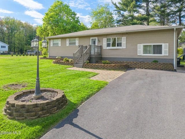 36 Fruitwood Drive, Ballston, NY, photo 3