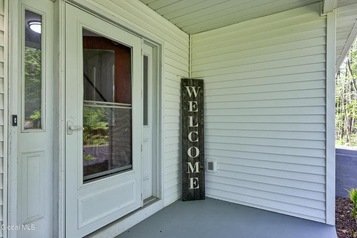 6 Pinebrook Drive, Milton, NY, photo 2