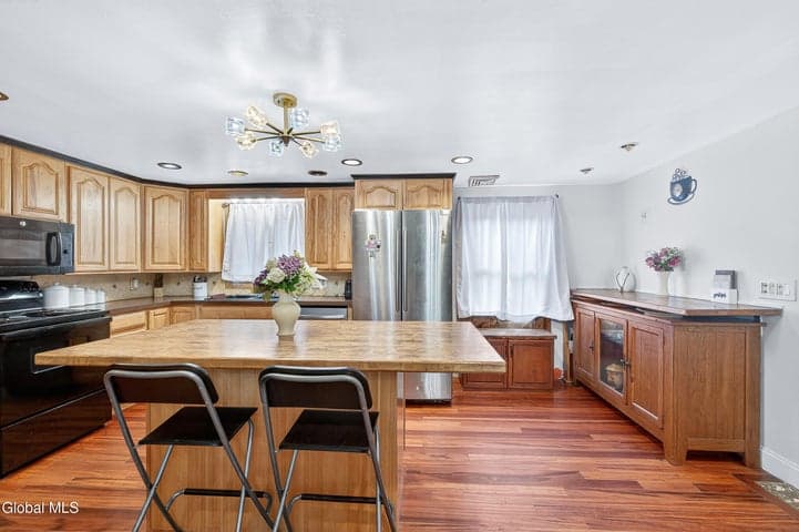 28 Thimbleberry Road, Malta, NY, photo 5
