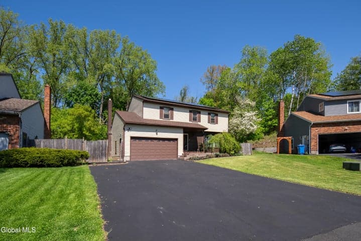51 Aspen Circle, Albany, NY, photo 1